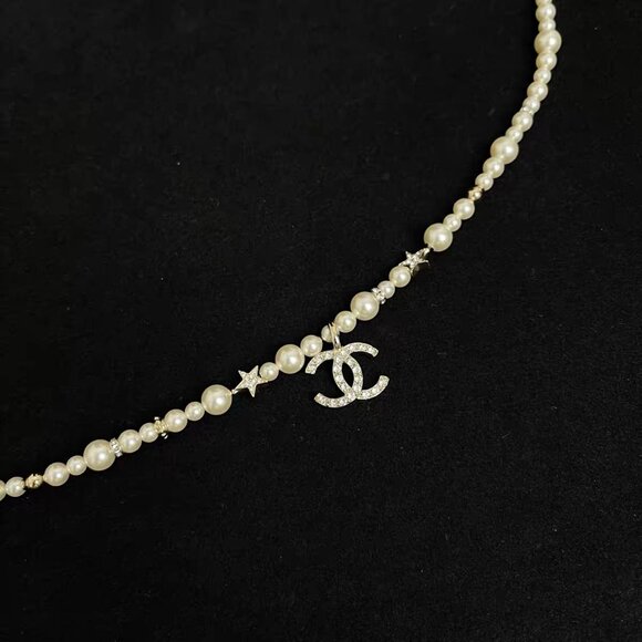 Authentic CHANEL Stylish Star & Pearl Necklace - Picture 3 of 6